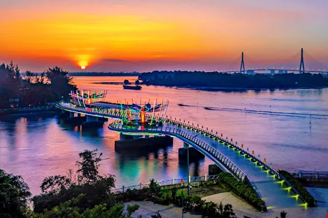 Cầu đi bộ Cần Thơ