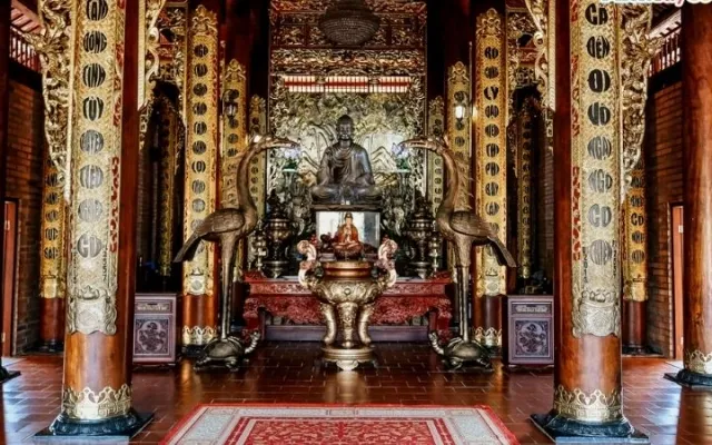 Chánh điện thiền viện