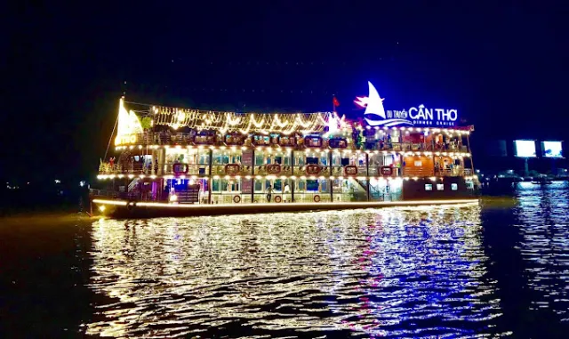 Du thuyền Cần Thơ