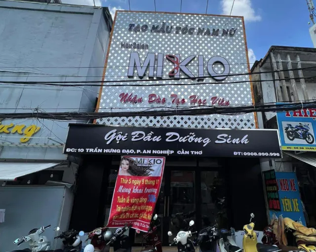 Salon Mikio