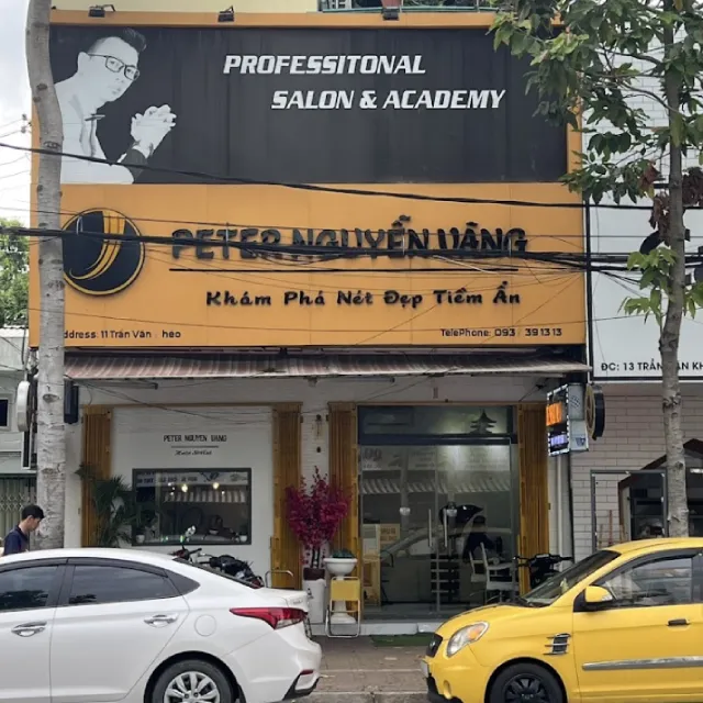Salon Nguyễn Vàng