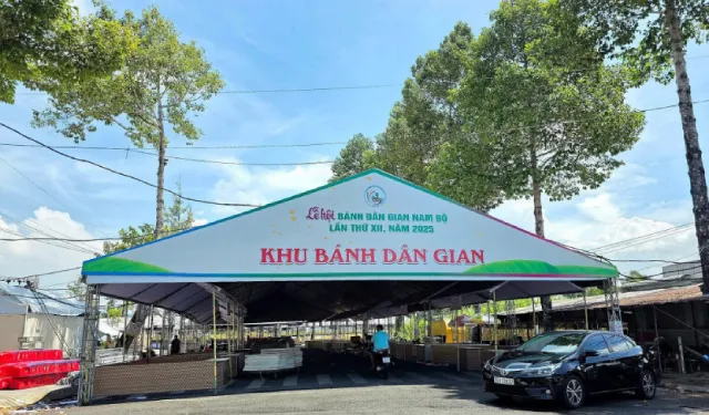 Gian hàng bánh dân gian truyền thống