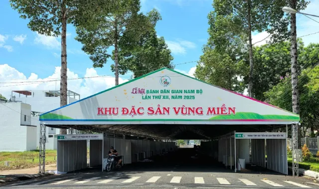 Gian hàng ẩm thực và đặc sản vùng miền